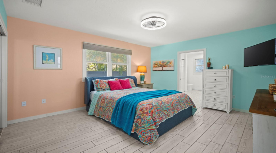 Sarasota, Florida 34236, 2 Bedroom Bedrooms, ,2 Bathroombathrooms,Residential,For Sale,Laurel,0,Mfrtb8542263