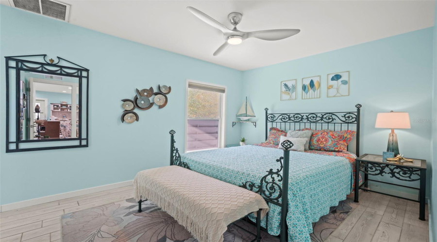 Sarasota, Florida 34236, 2 Bedroom Bedrooms, ,2 Bathroombathrooms,Residential,For Sale,Laurel,0,Mfrtb8542263