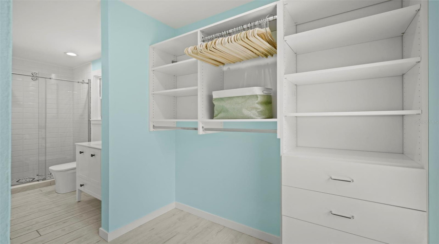 Sarasota, Florida 34236, 2 Bedroom Bedrooms, ,2 Bathroombathrooms,Residential,For Sale,Laurel,0,Mfrtb8542263