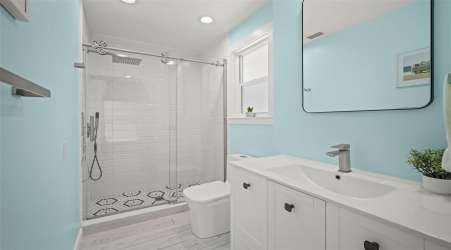 Sarasota, Florida 34236, 2 Bedroom Bedrooms, ,2 Bathroombathrooms,Residential,For Sale,Laurel,0,Mfrtb8542263