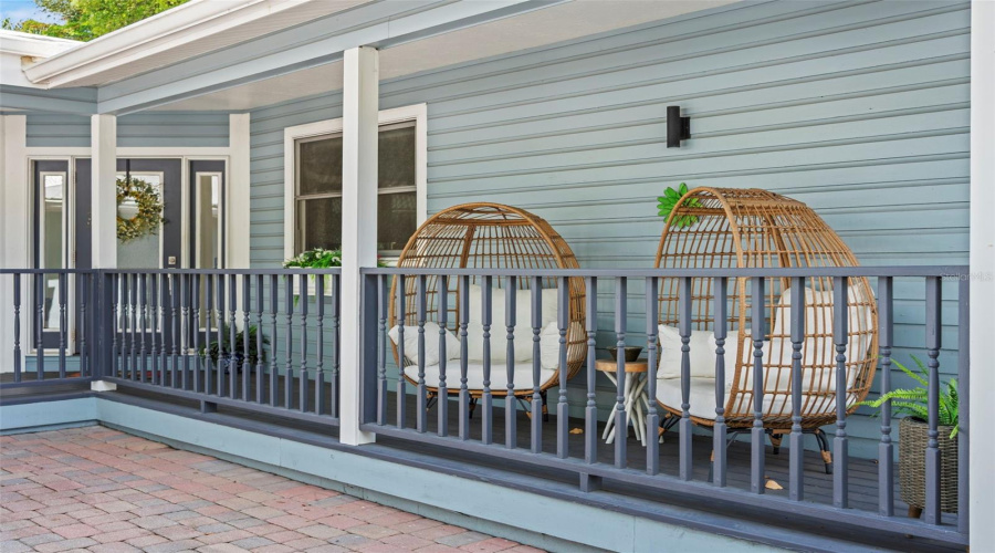 Sarasota, Florida 34236, 2 Bedroom Bedrooms, ,2 Bathroombathrooms,Residential,For Sale,Laurel,0,Mfrtb8542263