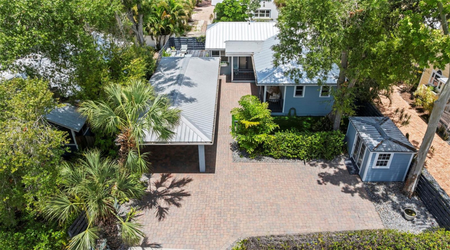 Sarasota, Florida 34236, 2 Bedroom Bedrooms, ,2 Bathroombathrooms,Residential,For Sale,Laurel,0,Mfrtb8542263