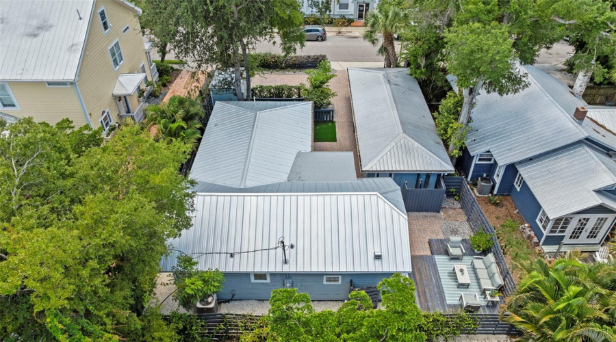 Sarasota, Florida 34236, 2 Bedroom Bedrooms, ,2 Bathroombathrooms,Residential,For Sale,Laurel,0,Mfrtb8542263