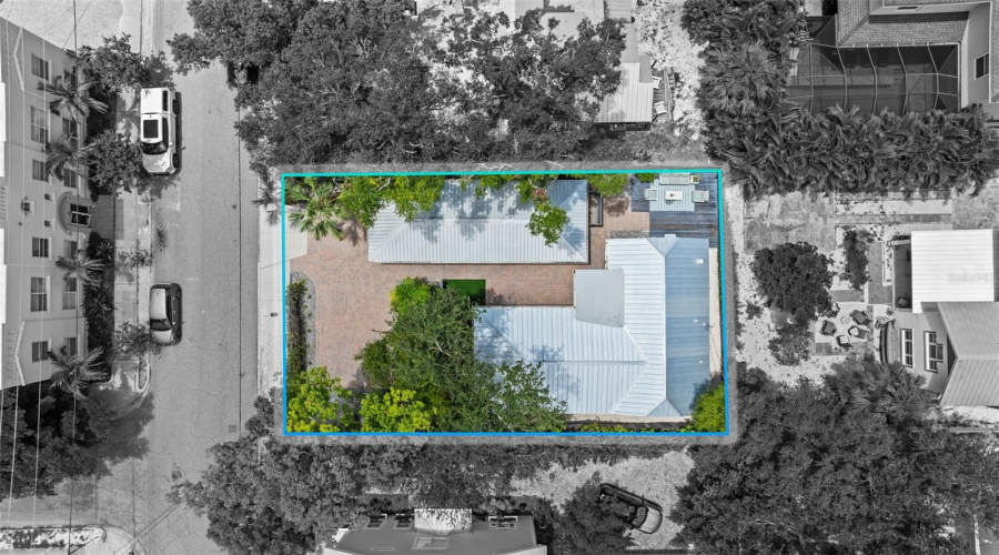 Sarasota, Florida 34236, 2 Bedroom Bedrooms, ,2 Bathroombathrooms,Residential,For Sale,Laurel,0,Mfrtb8542263