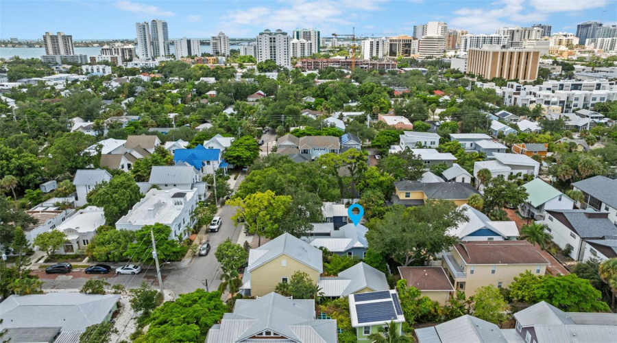 Sarasota, Florida 34236, 2 Bedroom Bedrooms, ,2 Bathroombathrooms,Residential,For Sale,Laurel,0,Mfrtb8542263