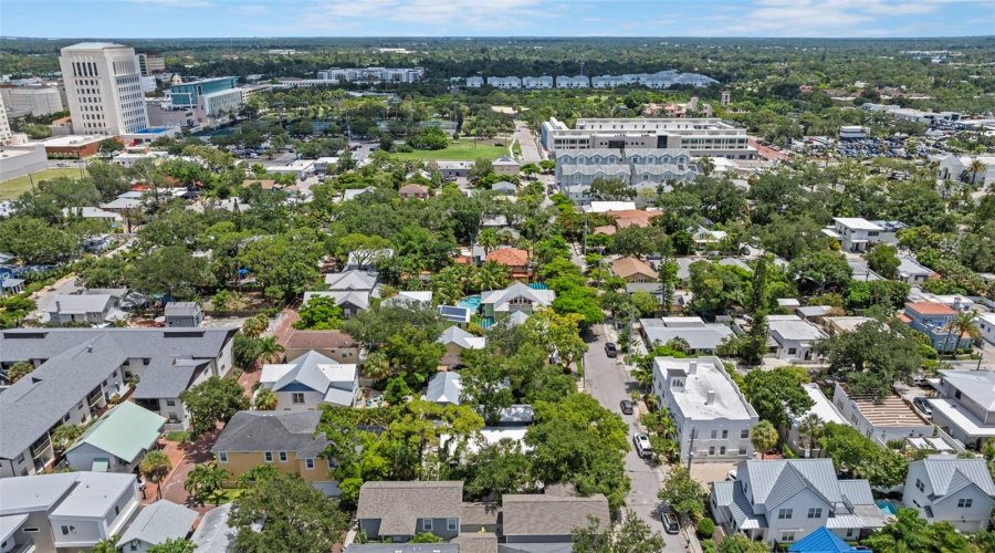 Sarasota, Florida 34236, 2 Bedroom Bedrooms, ,2 Bathroombathrooms,Residential,For Sale,Laurel,0,Mfrtb8542263