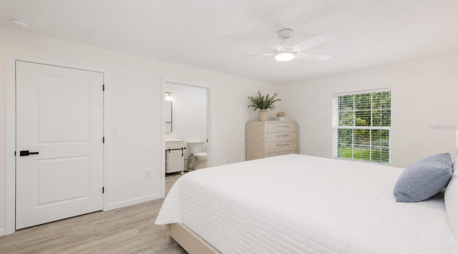 Master Bedroom With Ensuite And Walk-In Closet.