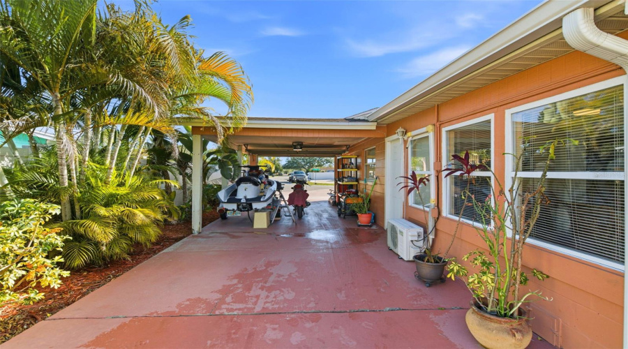 Tampa, Florida 33615, 3 Bedroom Bedrooms, ,2 Bathroombathrooms,Residential,For Sale,Holiday,0,Mfrtb8542927
