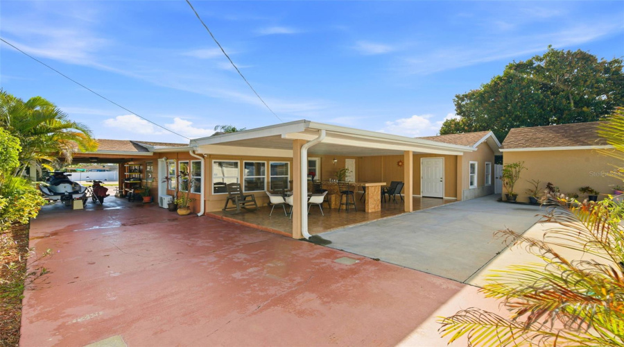 Tampa, Florida 33615, 3 Bedroom Bedrooms, ,2 Bathroombathrooms,Residential,For Sale,Holiday,0,Mfrtb8542927