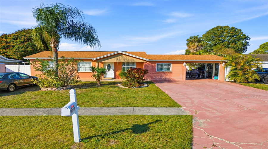 Tampa, Florida 33615, 3 Bedroom Bedrooms, ,2 Bathroombathrooms,Residential,For Sale,Holiday,0,Mfrtb8542927