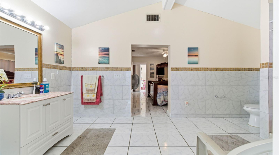 Tampa, Florida 33615, 3 Bedroom Bedrooms, ,2 Bathroombathrooms,Residential,For Sale,Holiday,0,Mfrtb8542927