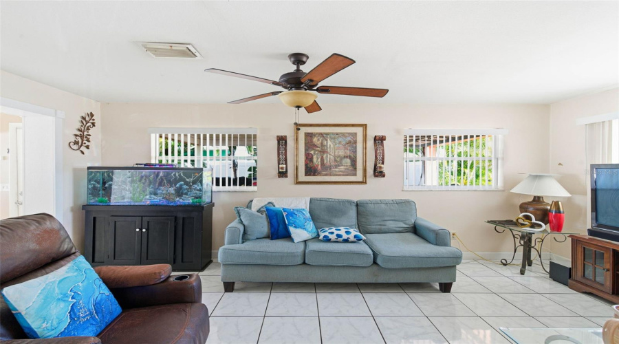 Tampa, Florida 33615, 3 Bedroom Bedrooms, ,2 Bathroombathrooms,Residential,For Sale,Holiday,0,Mfrtb8542927