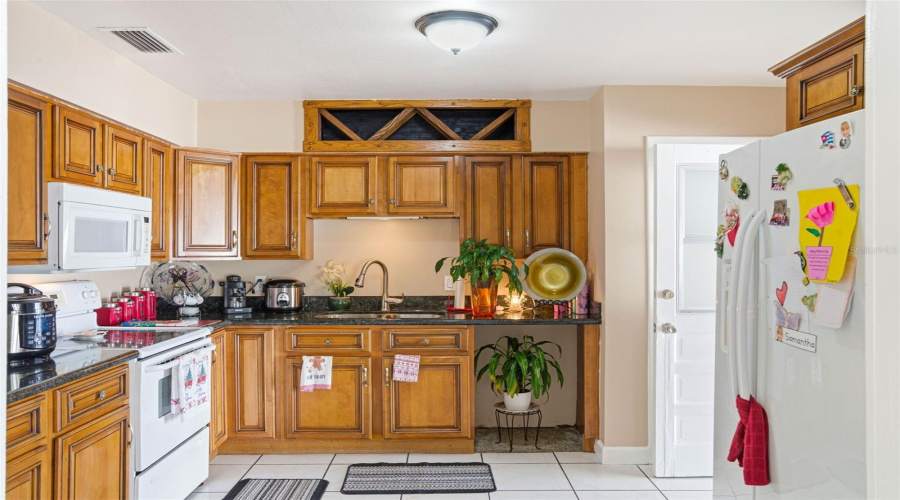 Tampa, Florida 33615, 3 Bedroom Bedrooms, ,2 Bathroombathrooms,Residential,For Sale,Holiday,0,Mfrtb8542927
