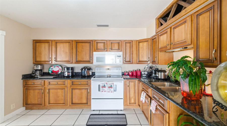 Tampa, Florida 33615, 3 Bedroom Bedrooms, ,2 Bathroombathrooms,Residential,For Sale,Holiday,0,Mfrtb8542927