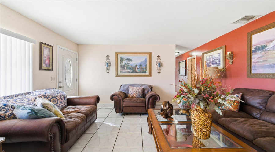 Tampa, Florida 33615, 3 Bedroom Bedrooms, ,2 Bathroombathrooms,Residential,For Sale,Holiday,0,Mfrtb8542927