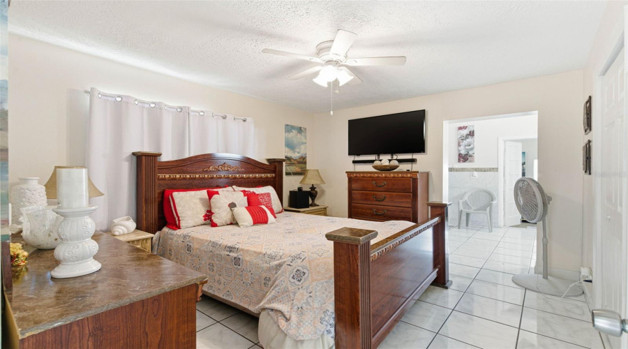 Tampa, Florida 33615, 3 Bedroom Bedrooms, ,2 Bathroombathrooms,Residential,For Sale,Holiday,0,Mfrtb8542927