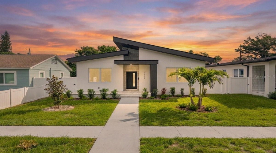 St Petersburg, Florida 33713, 4 Bedroom Bedrooms, ,2 Bathroombathrooms,Residential,For Sale,Queen,0,Mfrtb8540825