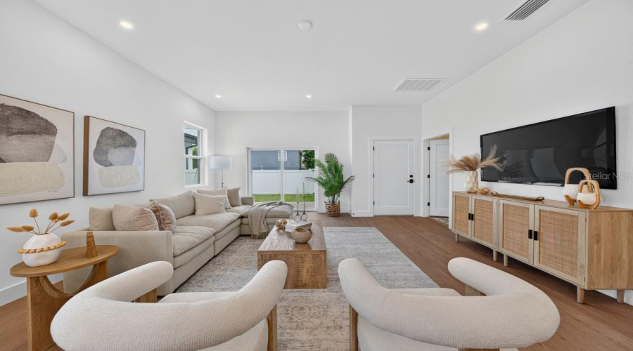 St Petersburg, Florida 33713, 4 Bedroom Bedrooms, ,2 Bathroombathrooms,Residential,For Sale,Queen,0,Mfrtb8540825