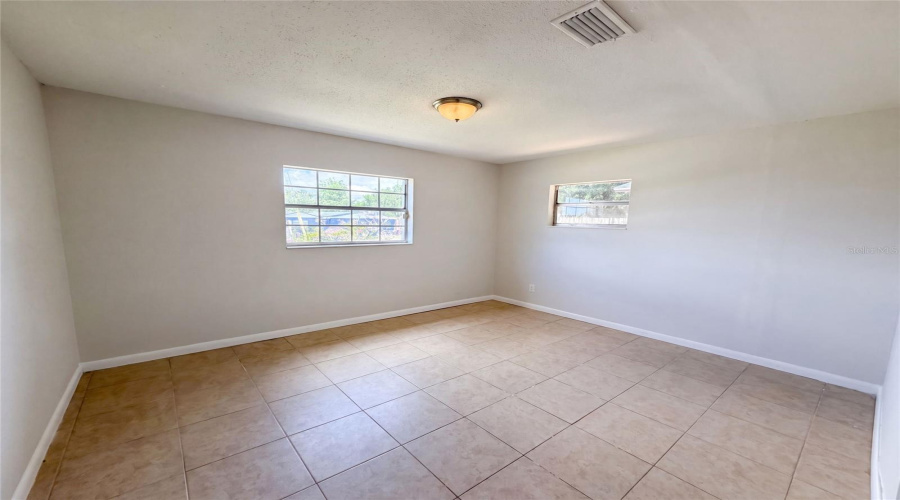 Tampa, Florida 33637, 4 Bedroom Bedrooms, ,2 Bathroombathrooms,Residential,For Sale,Lynwood,0,Mfro6432860