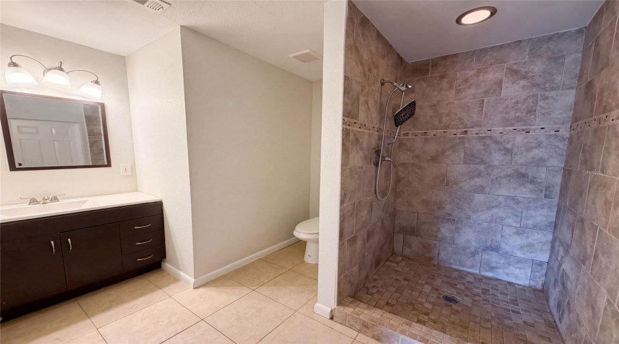 Tampa, Florida 33637, 4 Bedroom Bedrooms, ,2 Bathroombathrooms,Residential,For Sale,Lynwood,0,Mfro6432860