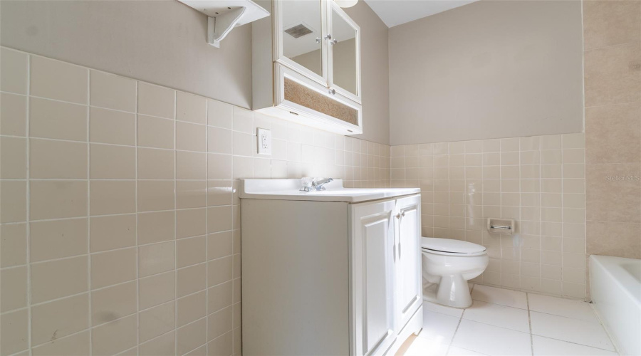Tampa, Florida 33634, 4 Bedroom Bedrooms, ,2 Bathroombathrooms,Residential,For Sale,Crestridge,0,Mfrtb8518161