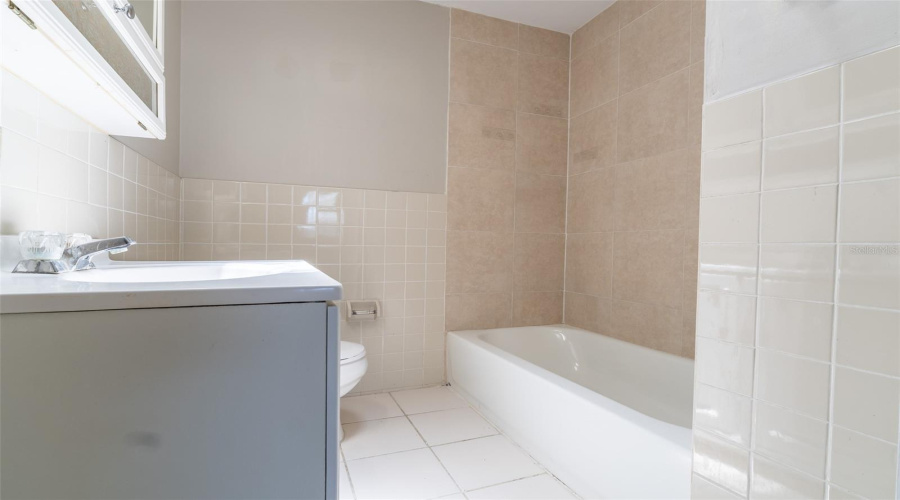 Tampa, Florida 33634, 4 Bedroom Bedrooms, ,2 Bathroombathrooms,Residential,For Sale,Crestridge,0,Mfrtb8518161