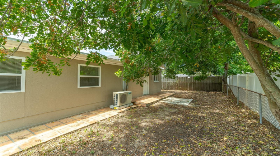 Tampa, Florida 33634, 4 Bedroom Bedrooms, ,2 Bathroombathrooms,Residential,For Sale,Crestridge,0,Mfrtb8518161