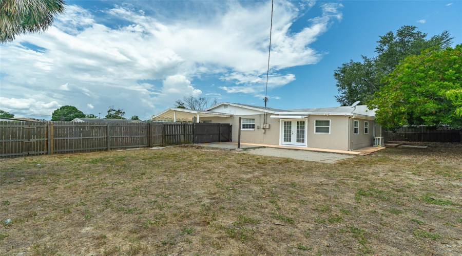 Tampa, Florida 33634, 4 Bedroom Bedrooms, ,2 Bathroombathrooms,Residential,For Sale,Crestridge,0,Mfrtb8518161
