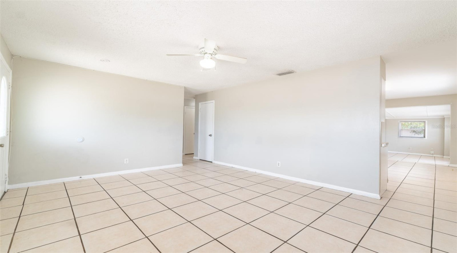 Tampa, Florida 33634, 4 Bedroom Bedrooms, ,2 Bathroombathrooms,Residential,For Sale,Crestridge,0,Mfrtb8518161