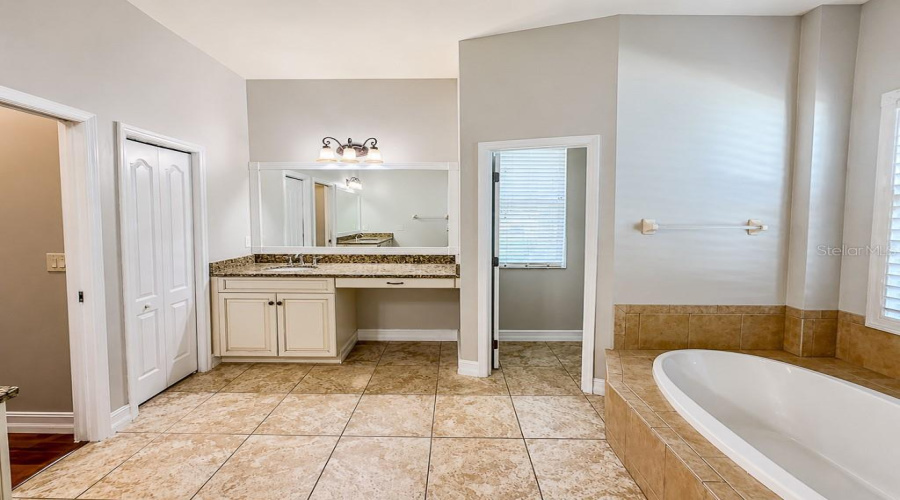 Odessa, Florida 33556, 4 Bedroom Bedrooms, ,3 Bathroombathrooms,Residential,For Sale,Abyss,0,Mfrtb8542609
