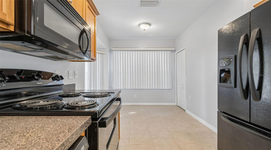 Dinette Area For Casual Dining And Morning Coffee. 1 Pantry In The Dinette Area.