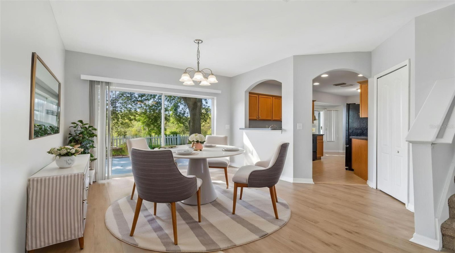 Virtuaily Staged For A Dining Room