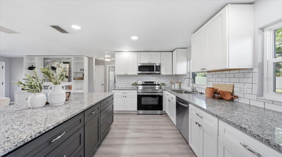 Largo, Florida 33771, 3 Bedroom Bedrooms, ,1 Bathroombathrooms,Residential,For Sale,4Th,0,Mfrtb8526545