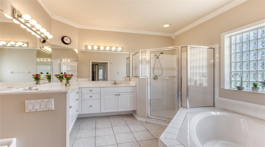 Ormond Beach, Florida 32174, 4 Bedroom Bedrooms, ,3 Bathroombathrooms,Residential,For Sale,Watercliff,0,Mfrv4949982