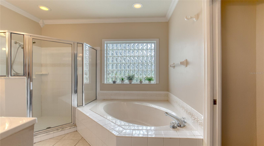 Ormond Beach, Florida 32174, 4 Bedroom Bedrooms, ,3 Bathroombathrooms,Residential,For Sale,Watercliff,0,Mfrv4949982
