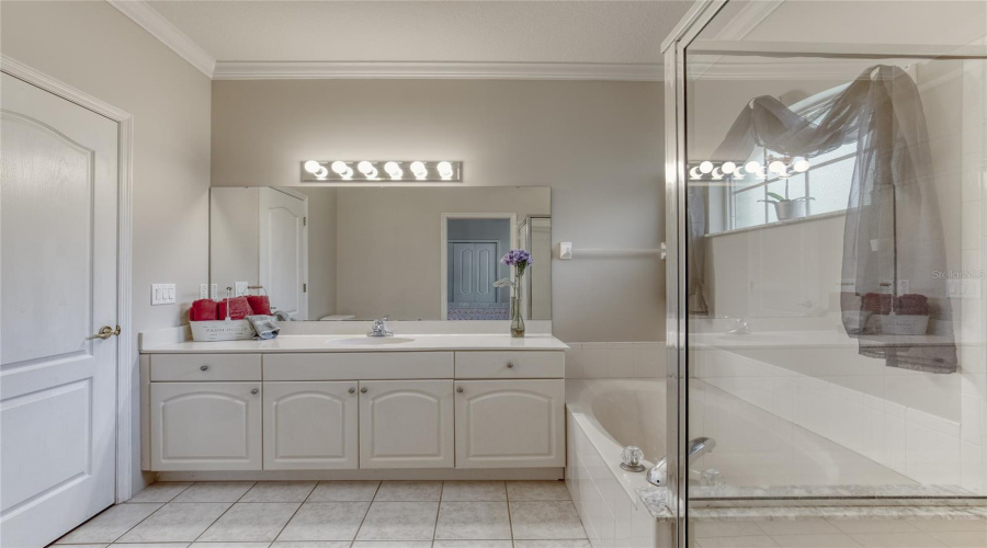 Ormond Beach, Florida 32174, 4 Bedroom Bedrooms, ,3 Bathroombathrooms,Residential,For Sale,Watercliff,0,Mfrv4949982