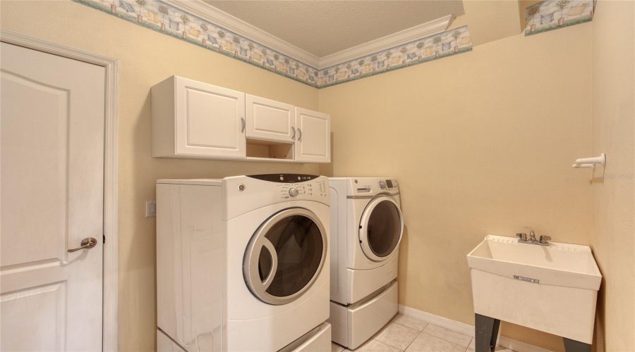 Ormond Beach, Florida 32174, 4 Bedroom Bedrooms, ,3 Bathroombathrooms,Residential,For Sale,Watercliff,0,Mfrv4949982