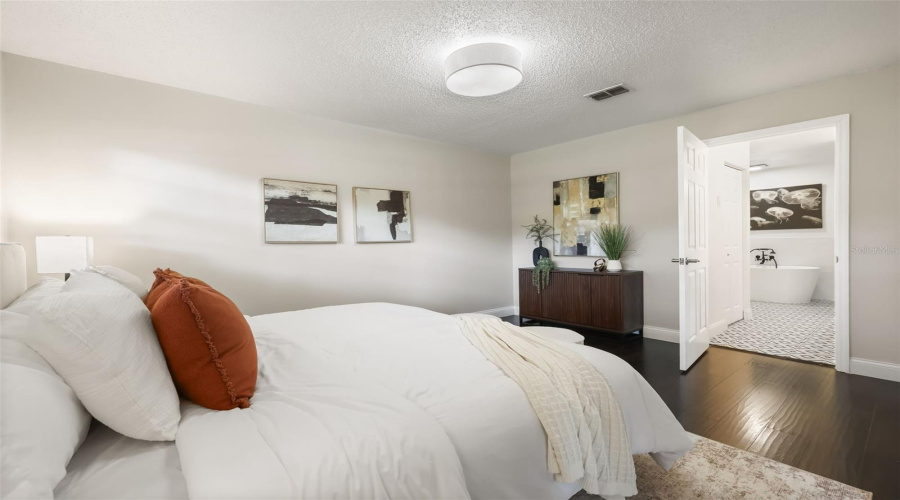 Orlando, Florida 32819, 2 Bedroom Bedrooms, ,2 Bathroombathrooms,Residential,For Sale,Sandpoint,0,Mfro6428413