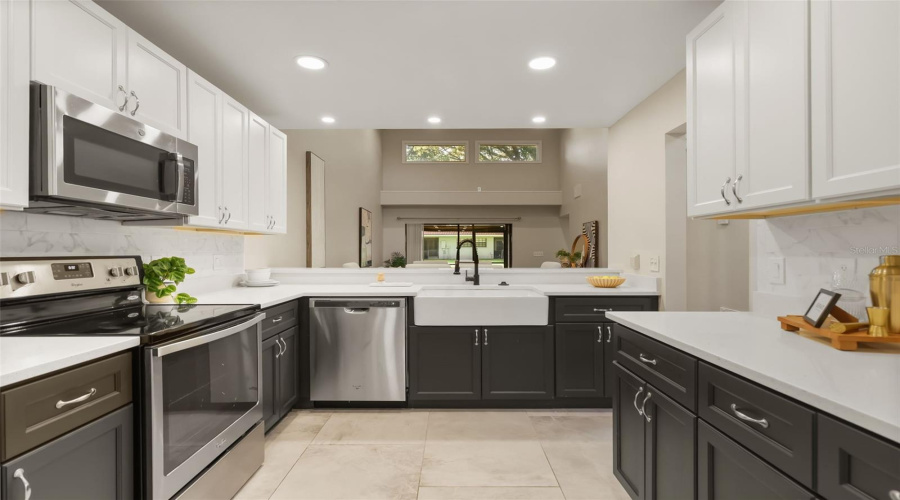 Orlando, Florida 32819, 2 Bedroom Bedrooms, ,2 Bathroombathrooms,Residential,For Sale,Sandpoint,0,Mfro6428413