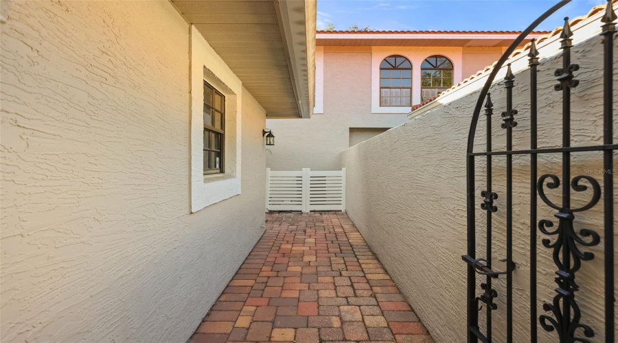 Orlando, Florida 32819, 2 Bedroom Bedrooms, ,2 Bathroombathrooms,Residential,For Sale,Sandpoint,0,Mfro6428413
