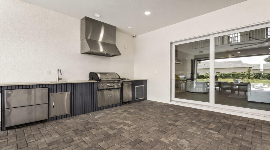 Outdoor Kitchen