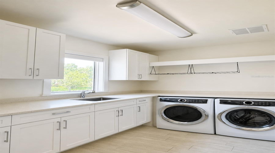 Tampa, Florida 33629, 4 Bedroom Bedrooms, ,5 Bathroombathrooms,Residential,For Sale,Homer,0,Mfrtb8542569