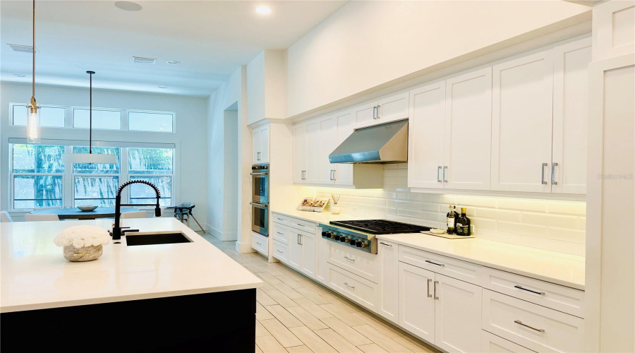 Tampa, Florida 33629, 4 Bedroom Bedrooms, ,5 Bathroombathrooms,Residential,For Sale,Homer,0,Mfrtb8542569