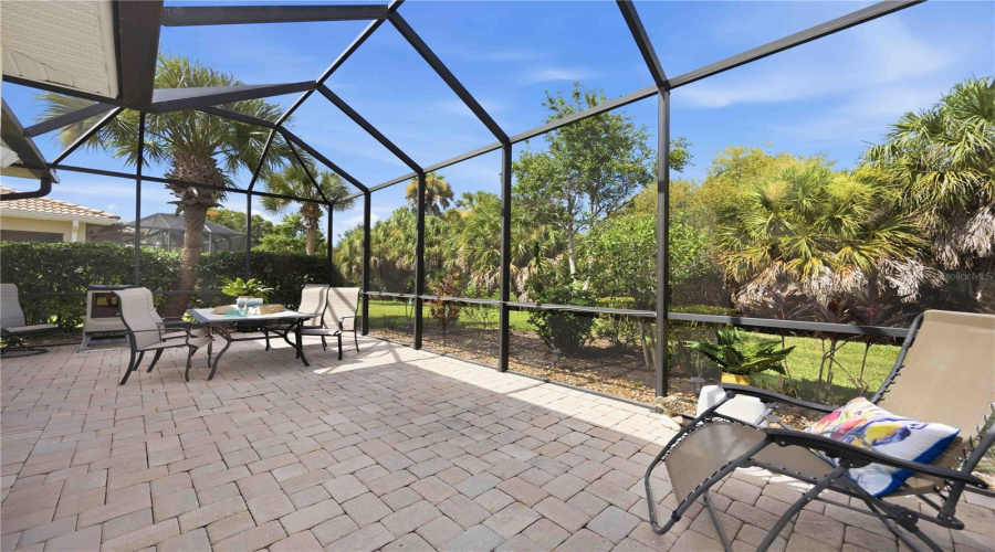 Spacious Lanai
