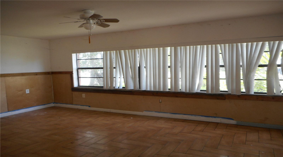 Ruskin, Florida 33570, 3 Bedroom Bedrooms, ,2 Bathroombathrooms,Residential,For Sale,1St,0,Mfrtb8542944