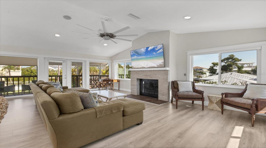 Longboat Key, Florida 34228, 2 Bedroom Bedrooms, ,2 Bathroombathrooms,Residential,For Sale,Tarawitt,0,Mfra4684674