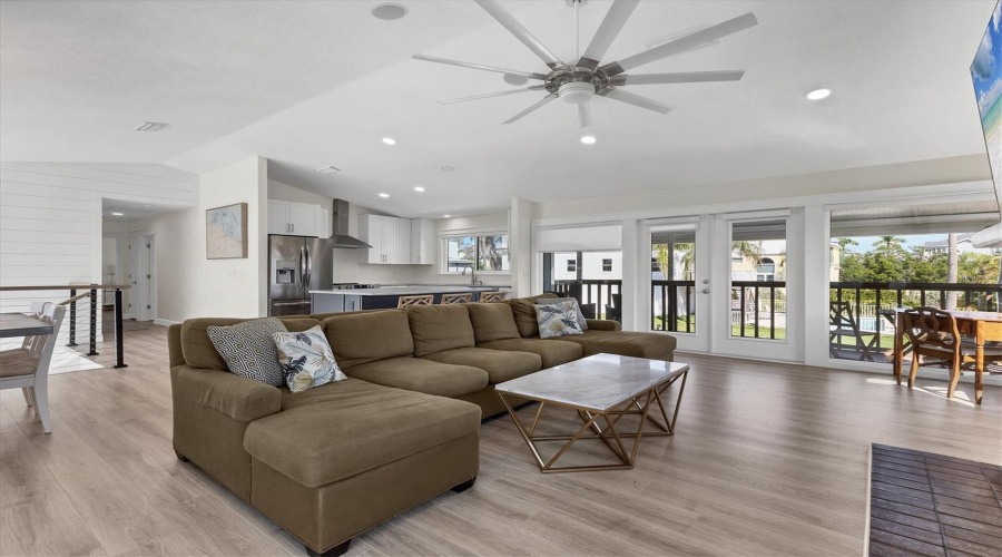 Longboat Key, Florida 34228, 2 Bedroom Bedrooms, ,2 Bathroombathrooms,Residential,For Sale,Tarawitt,0,Mfra4684674