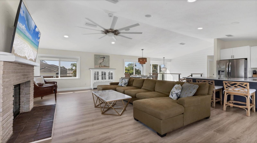 Longboat Key, Florida 34228, 2 Bedroom Bedrooms, ,2 Bathroombathrooms,Residential,For Sale,Tarawitt,0,Mfra4684674
