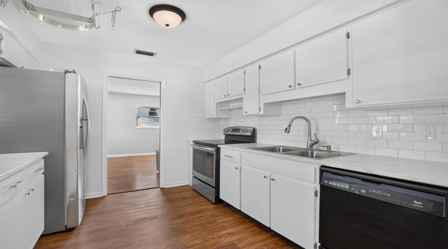 Brandon, Florida 33510, 3 Bedroom Bedrooms, ,2 Bathroombathrooms,Residential,For Sale,Alma,0,Mfrtb8543028