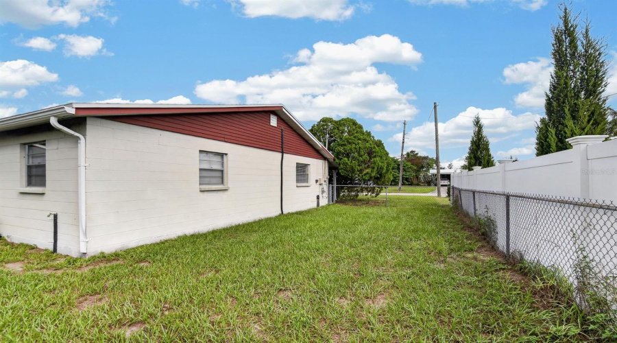 Brandon, Florida 33510, 3 Bedroom Bedrooms, ,2 Bathroombathrooms,Residential,For Sale,Alma,0,Mfrtb8543028